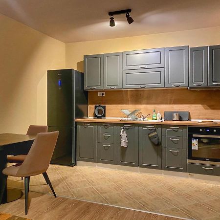 Stylish Urban Apart New 2021 Close To The Beach ヴァルナ エクステリア 写真