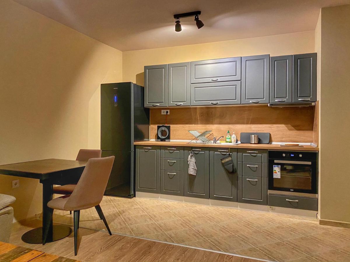 Stylish Urban Apart New 2021 Close To The Beach ヴァルナ エクステリア 写真